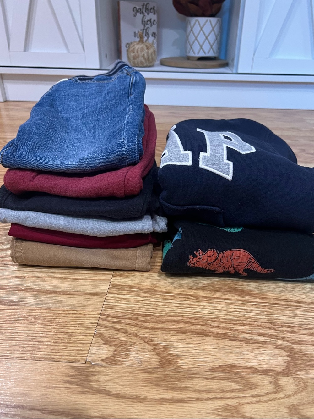 Boy 4T Bundle 6pants 2sweatshirts